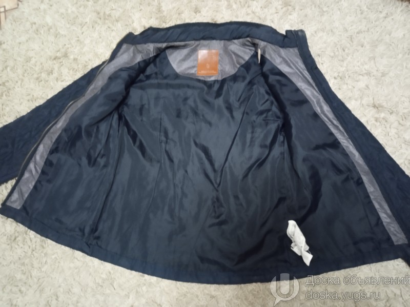Продам демисезонную куртку ZARA Рост 164 см, 40-42 размер Цвет темно - синий В отличном состоянии в Юрге