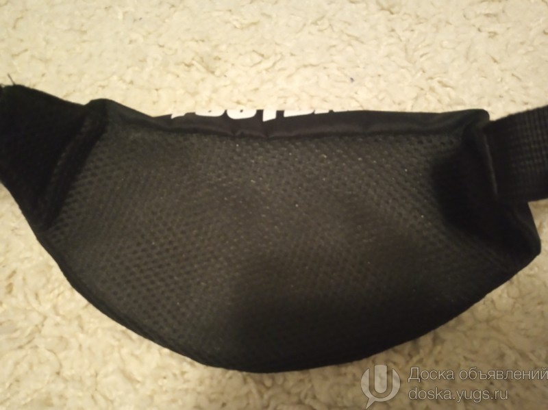 Продам поясную сумочку текстильную Цвет черный Два отделения Размеры на фото Длина ремня - пояса 106 см Регулируется в Юрге