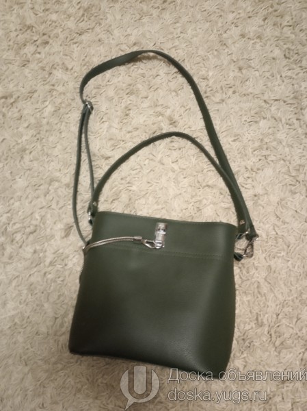 Продам женскую сумочку Цвет зелёный Внутри 2 отделения в Юрге